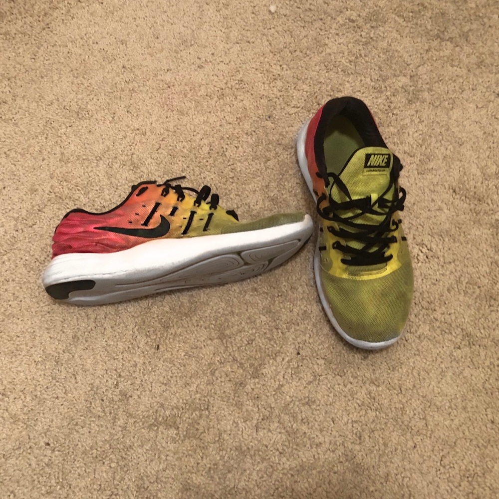 Nike shoes men’s size 9.5